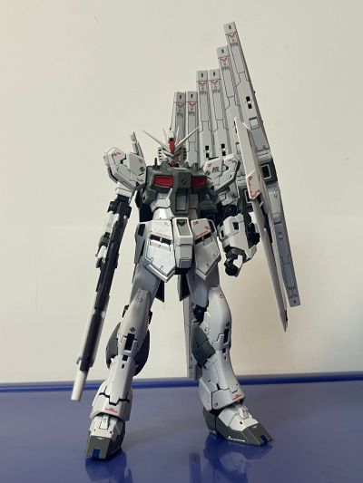 RG 福冈高达基地限定 机动战士高达 逆袭的夏亚 Nu高达（原色版）