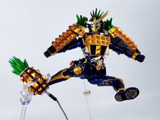 S.H.Figuarts（真骨雕制法）假面骑士铠武系列武装变换配件包（菠萝武装与草莓武装）
