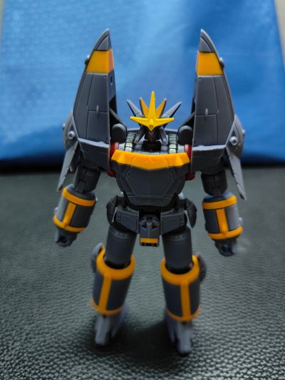 MODEROID 迷你合体变形 飞跃巅峰！ 钢巴斯塔