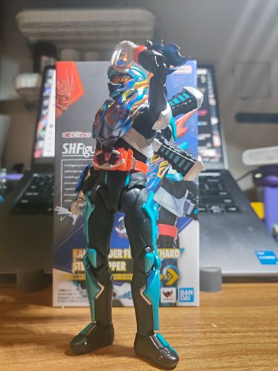 S.H.Figuarts  假面骑士烈焰歌查德