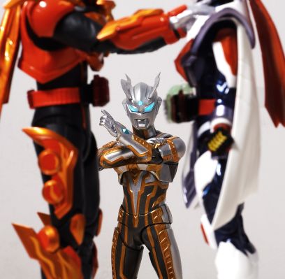 S.H.Figuarts 假面骑士烈焰歌查德破晓 / 歌查德破晓 蒸汽蝗虫