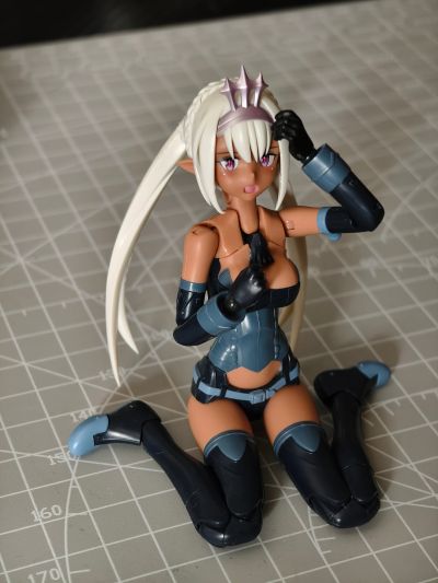 女神装置 武装神姬 猎兵型 雪绒花 重新涂装版