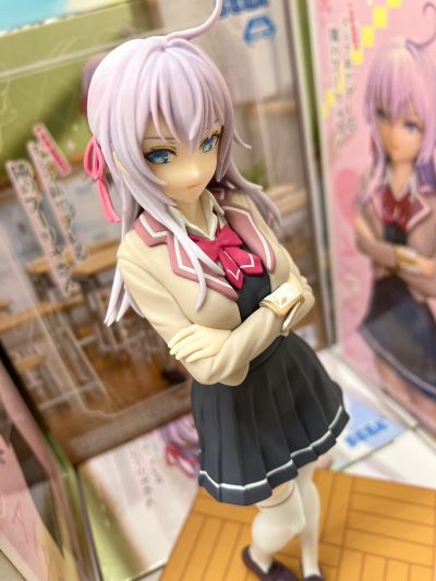 不时用俄语小声说真心话的邻桌艾莉同学动画版 Luminasta “艾莉”校服