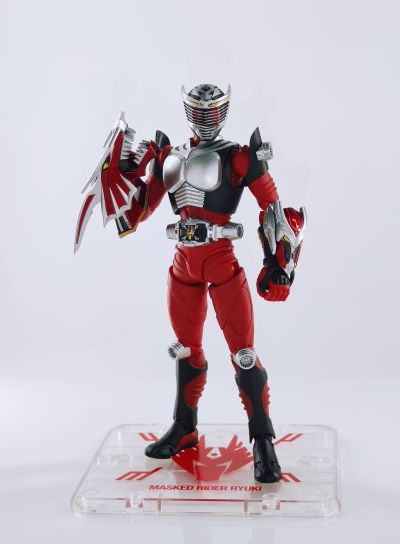 S.H.Figuarts   假面骑士龙骑与深红之龙套装