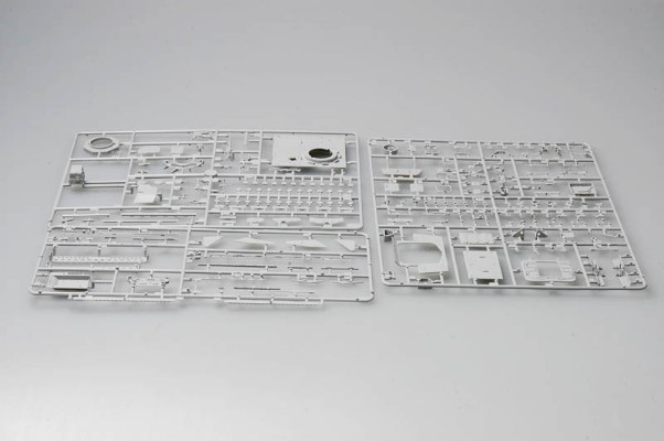 编号：00395 1/35 装甲车辆系列 美军 M1127 “斯崔克”侦察车（RV）