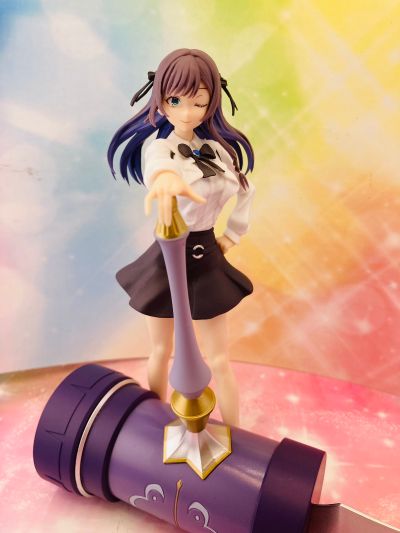 虽然是公会的柜台小姐， 但因为不想加班所以打算独自讨伐迷宫头目 Luminasta “亚莉纳·可洛瓦”