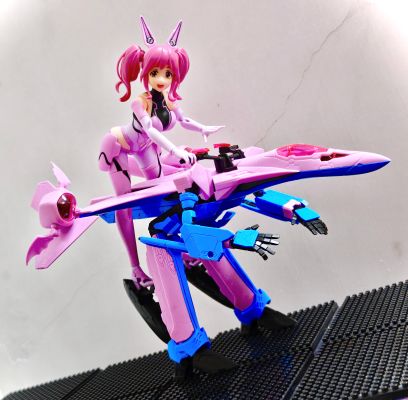 V.F.G. MC-13  超时空要塞DELTA VF-31A 卡伊洛斯 中岛玛基娜