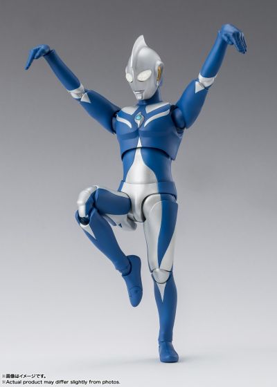 S.H.Figuarts 高斯奥特曼 月神形态