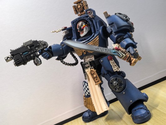 战锤40000 极限战士 穿着终结者盔甲的队长