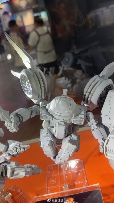 果宝特攻拼装机甲系列模型 草莓战宝