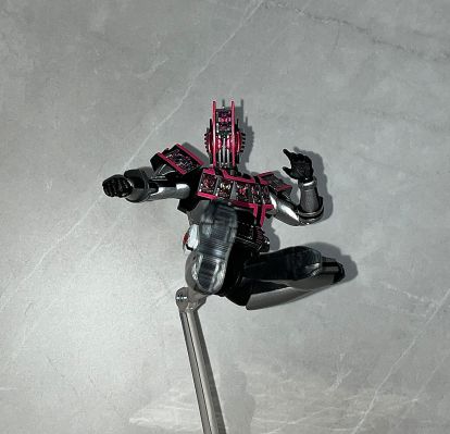 S.H.Figuarts(真骨雕制法)   假面骑士帝骑 完全形态