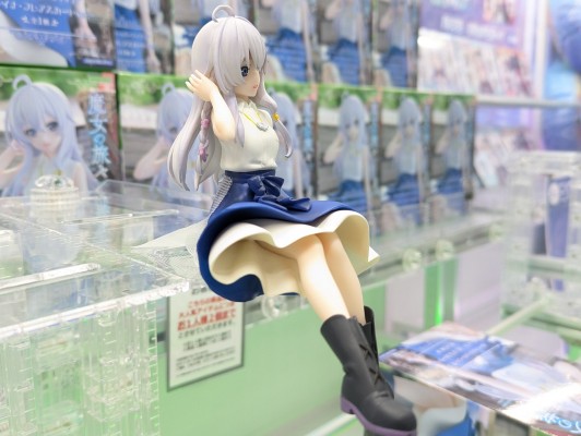 压泡面 魔女之旅 伊蕾娜 喇叭裙