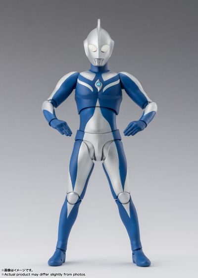 S.H.Figuarts 高斯奥特曼 月神形态