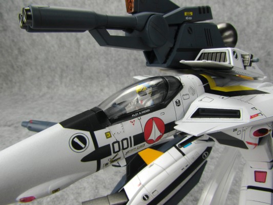 超时空要塞 F 1/72 VF-1S/A Strike/Super Gerwalk Valkyrie