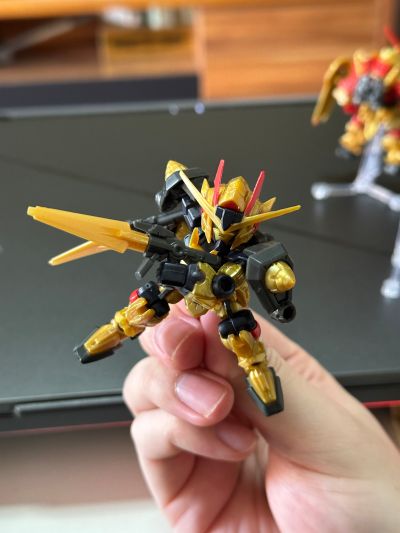 肯德基高达扭蛋三件套