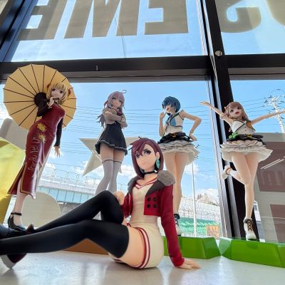 不时用俄语小声说真心话的邻桌艾莉同学动画版 Luminasta “艾莉”校服