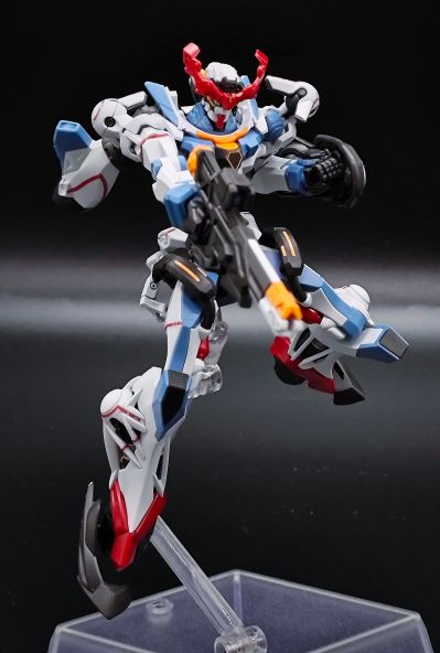 HG 1/144 夸克斯高达
