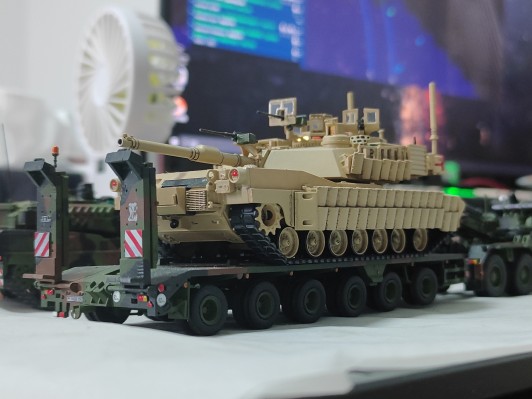 编号:07196 1/72 装甲车辆系列 德国SLT -56象式拖车牵引56t半挂车