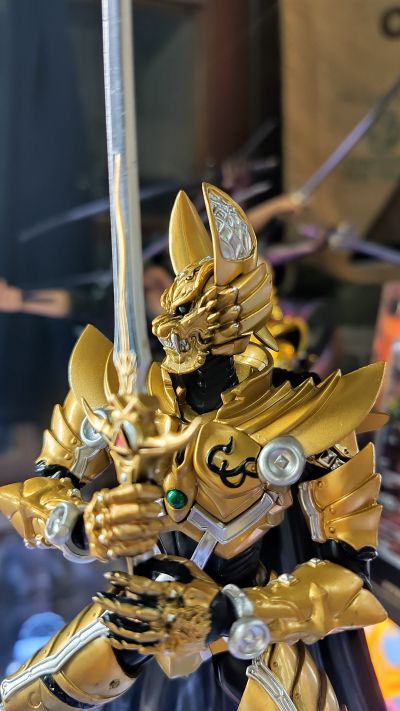 S.H.Figuarts 黄金骑士 牙狼〈GARO〉