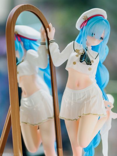 Gift+系列 碧蓝航线 雅努斯 踌躇的换衣时间