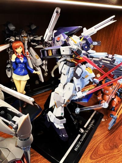 METAL ROBOT魂＜机动战士系列＞  TR-1高达[海瑟斯雷]