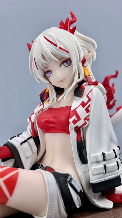 明日方舟  压泡面人偶—年·能量联结款—