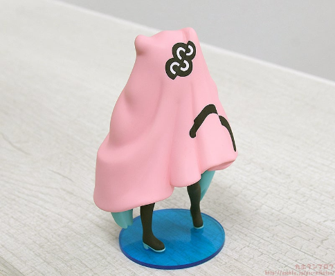 艺术家联名模型 初音未来✕FACE