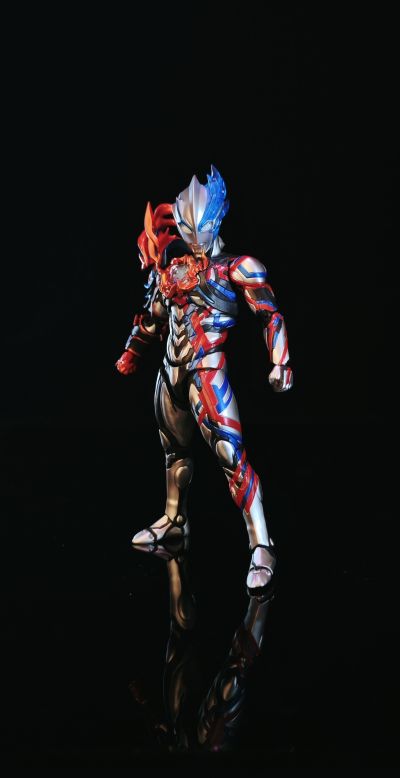 S.H.Figuarts 布莱泽奥特曼 法多兰盔甲