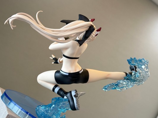 碧蓝航线 绫波 跃动飞踢！