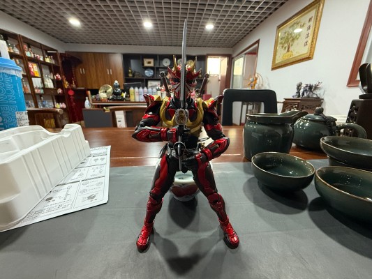 S.H.Figuarts（真骨雕制法）假面骑士装甲响鬼