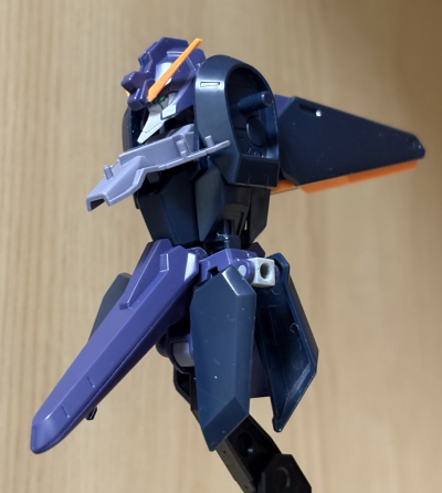 HG 机动战士Z高达外传RE-BOOT   加普兰TR-5[赫瑞欧] (提坦斯样式)