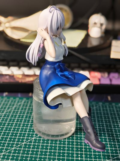 压泡面 魔女之旅 伊蕾娜 喇叭裙