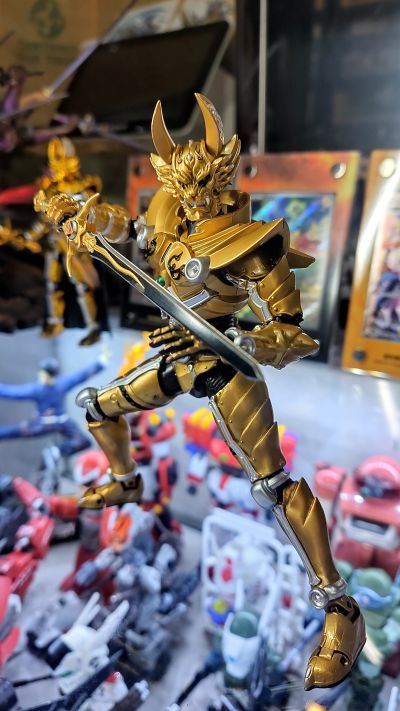 S.H.Figuarts 黄金骑士 牙狼〈GARO〉