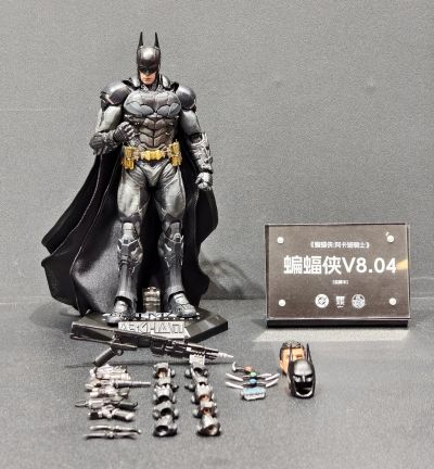 蝙蝠侠-阿卡姆骑士 v8.04战衣蝙蝠侠 1:12成品可动人偶