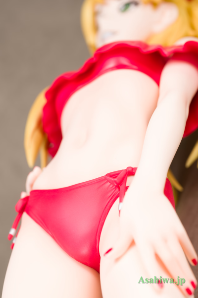 龙与魔女 妮内·斯邦库尔 泳装版