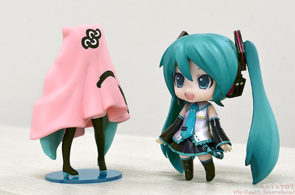 艺术家联名模型 初音未来✕FACE