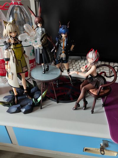 明日方舟 W  盛礼