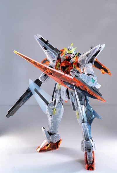 MG 高达基地限定 机动战士高达00 主天使高达（透明配色）
