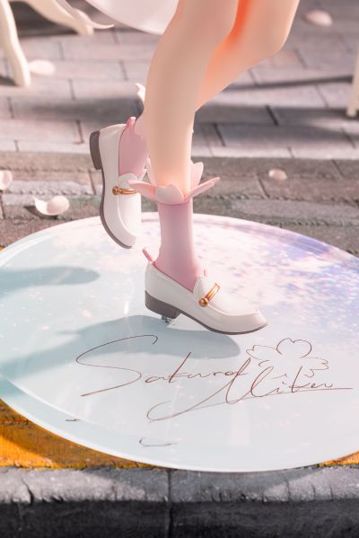 粉色超长双马尾的赏花樱初音