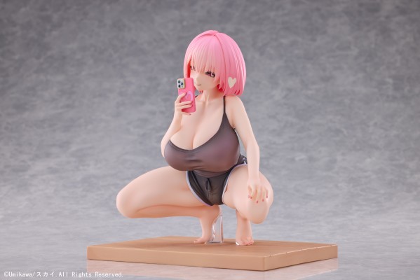 茜