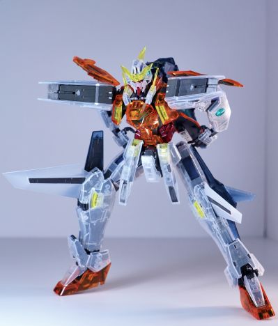 MG 高达基地限定 机动战士高达00 主天使高达（透明配色）