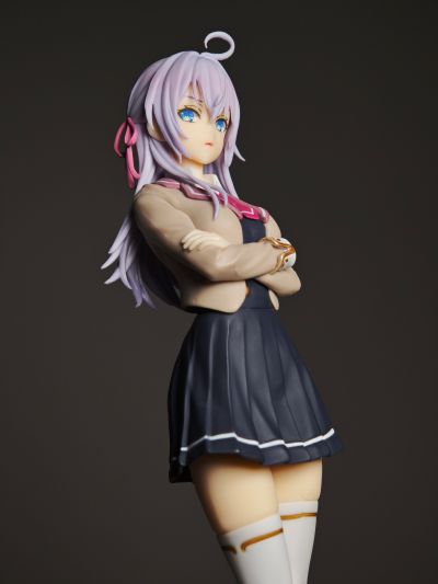 不时用俄语小声说真心话的邻桌艾莉同学动画版 Luminasta “艾莉”校服