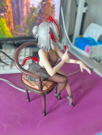 明日方舟 W  盛礼