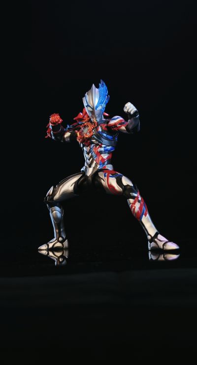 S.H.Figuarts 布莱泽奥特曼 法多兰盔甲