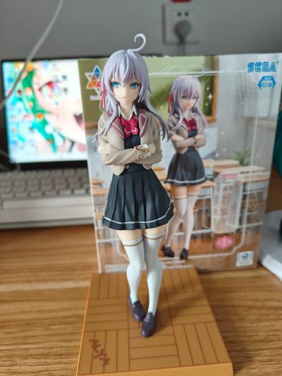 不时用俄语小声说真心话的邻桌艾莉同学动画版 Luminasta “艾莉”校服