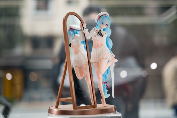 Gift+系列 碧蓝航线 雅努斯 踌躇的换衣时间