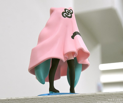 艺术家联名模型 初音未来✕FACE