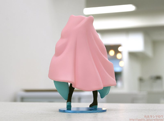 艺术家联名模型 初音未来✕FACE