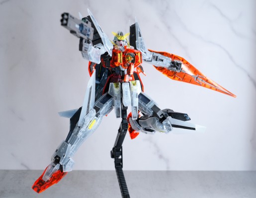 MG 高达基地限定 机动战士高达00 主天使高达（透明配色）