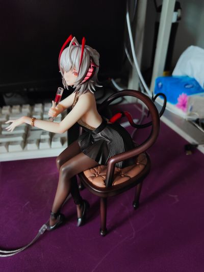 明日方舟 W  盛礼